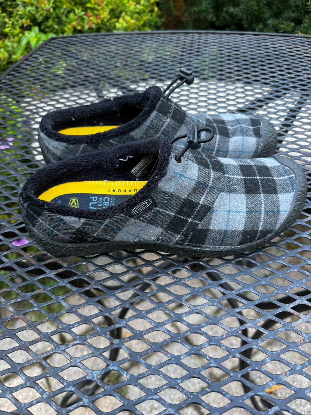 Keen Howser III Women’s Navy Plaid Slip-On Clog Size Women’s 10 Men’s 8.5 Mules